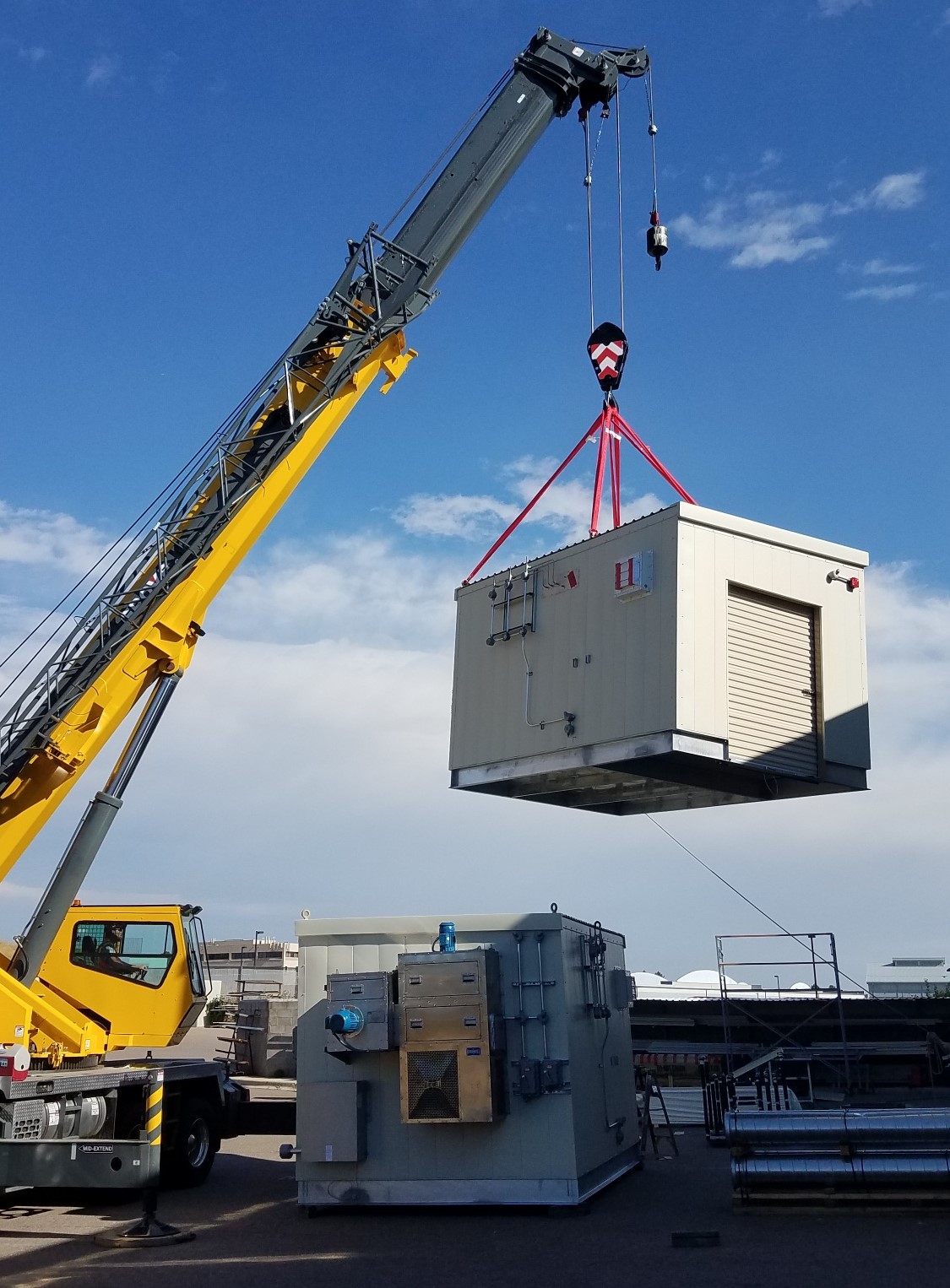 CiSCO CEMS shelter installation by crane